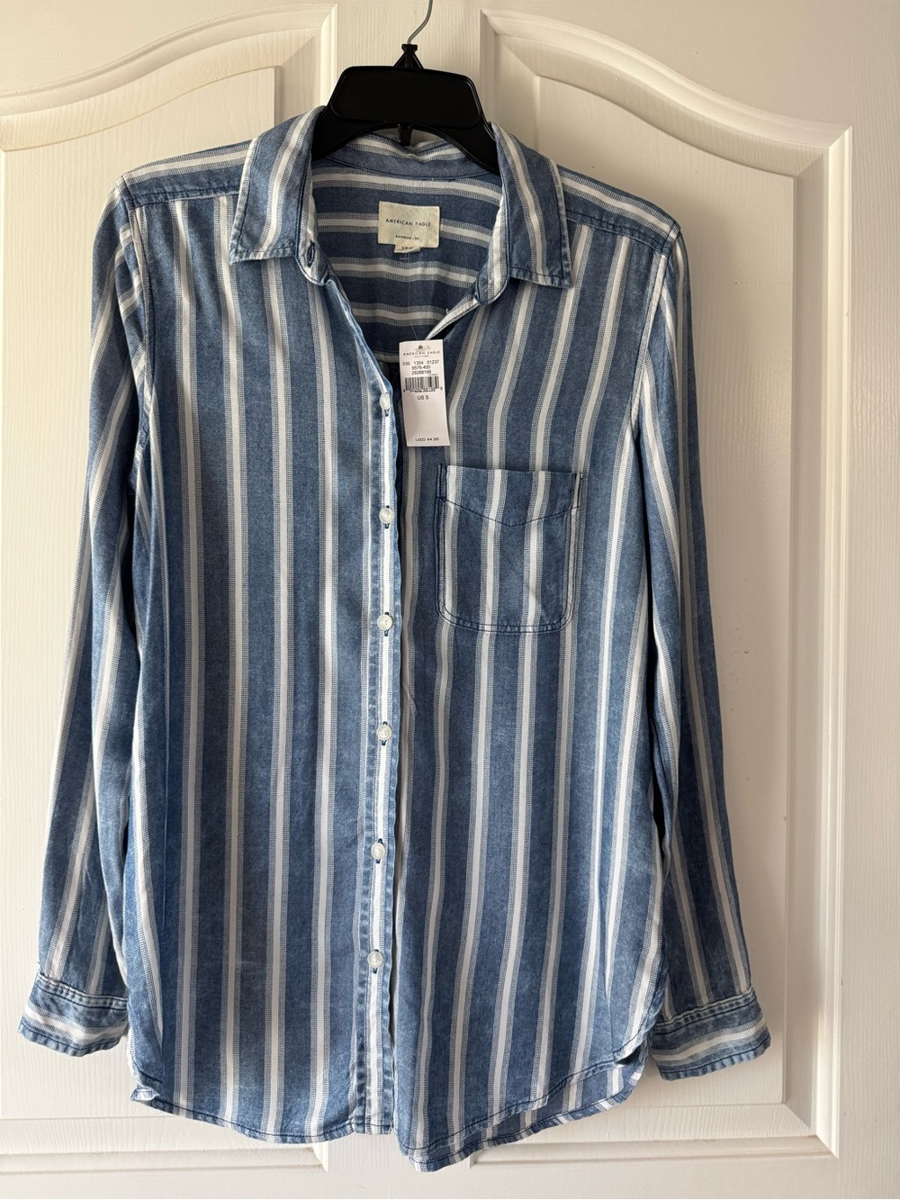 NWT, American Eagle, small, light blue & white, stripe, long sleeve, button up